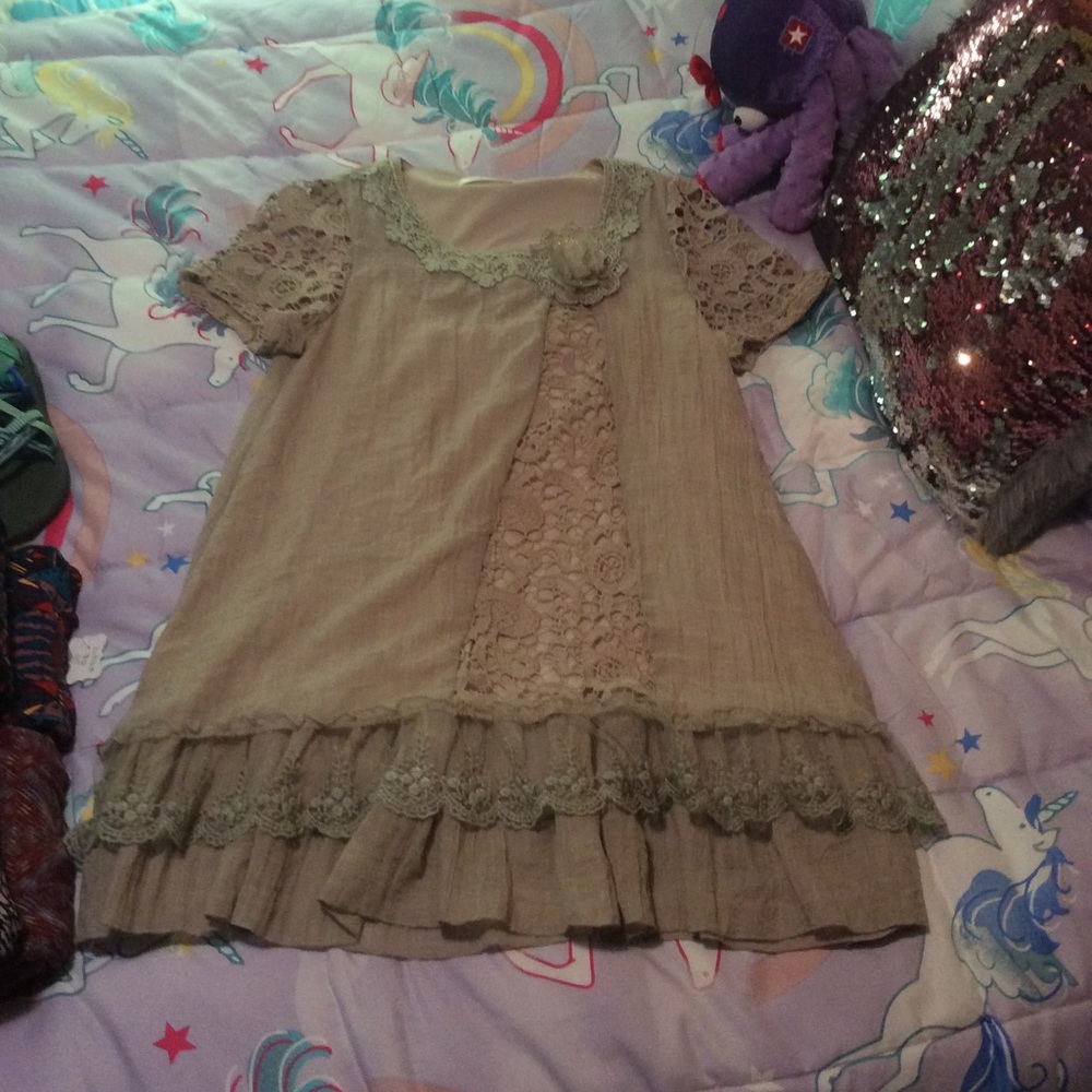 Beautiful Boutique Dress with lace size medium